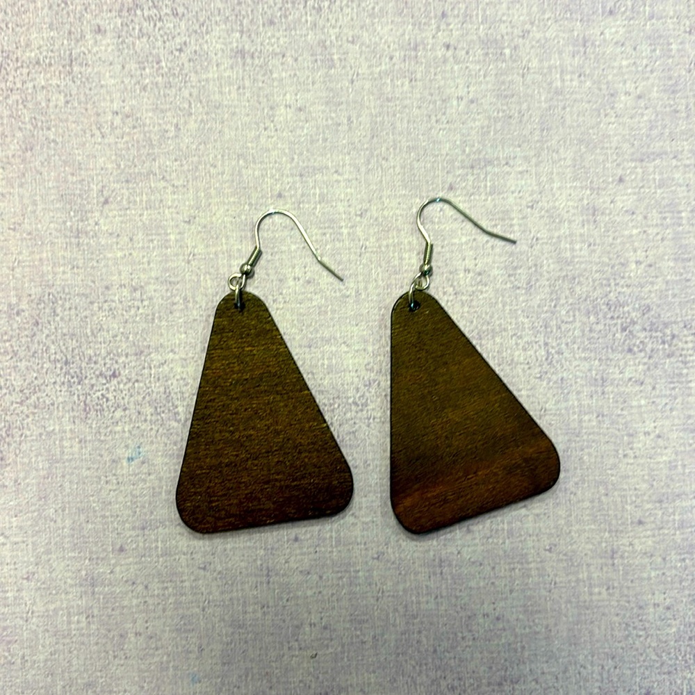 Wood and silver triangle earrings #indieaccessories #jewelry #earrings